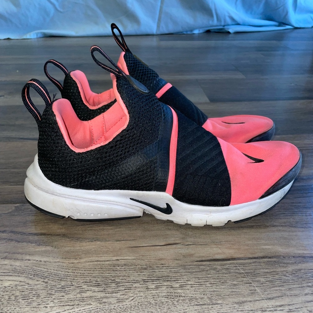 Neon Pink Nike Extreme Presto slip on sneakers